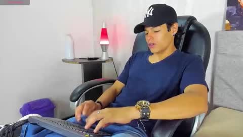 tommyhot7 online show from June 2026 07:42:01 PM