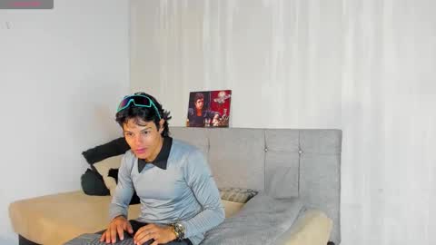 tommyhot7 online show from June 2026 01:28:02 AM