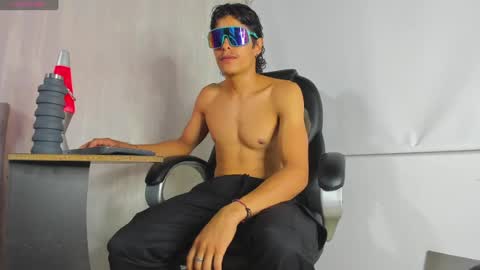 tommyhot7 online show from June 2026 09:13:01 PM