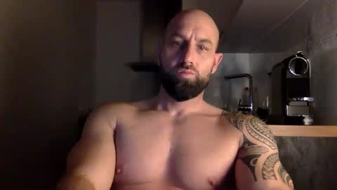 Snapshot of tommyx01 chatting on December 2024 10:39:02 PM Thomas Fit online show from December 2024 10:39:02 PM