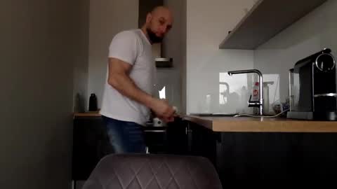 Snapshot of tommyx01 chatting on February 2025 01:21:02 PM Thomas Fit online show from February 2025 01:21:02 PM