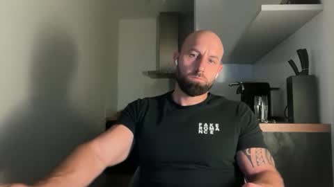 Snapshot of tommyx01 chatting on September 2025 08:45:01 PM Thomas Fit online show from September 2025 08:45:01 PM