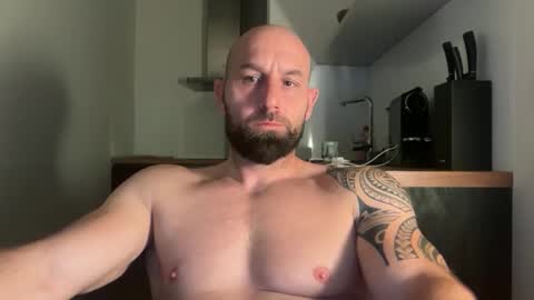 Snapshot of tommyx01 chatting on September 2025 09:52:02 PM Thomas Fit online show from September 2025 09:52:02 PM