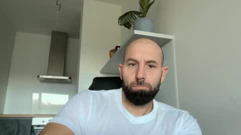 Snapshot of tommyx01 chatting on October 2025 06:46:02 AM Thomas Fit online show from October 2025 06:46:02 AM