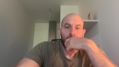 Snapshot of tommyx01 chatting on October 2025 06:35:02 AM Thomas Fit online show from October 2025 06:35:02 AM