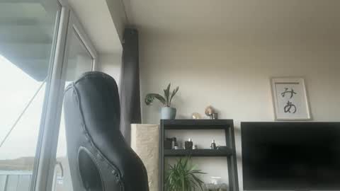 Snapshot of tommyx01 chatting on October 2025 08:07:01 AM Thomas Fit online show from October 2025 08:07:01 AM