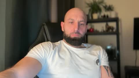 Snapshot of tommyx01 chatting on March 2026 09:12:01 PM Thomas Fit online show from March 2026 09:12:01 PM
