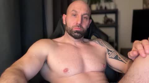 Snapshot of tommyx01 chatting on March 2026 09:54:02 PM Thomas Fit online show from March 2026 09:54:02 PM