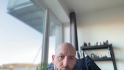 Snapshot of tommyx01 chatting on April 2026 05:30:01 AM Thomas Fit online show from April 2026 05:30:01 AM