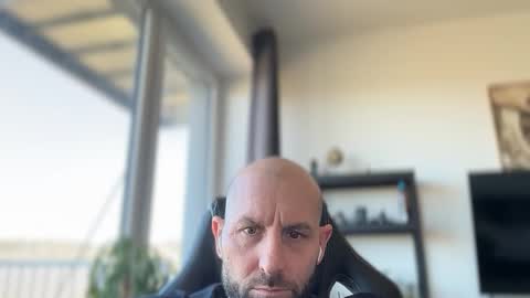 Snapshot of tommyx01 chatting on April 2026 10:04:02 AM Thomas Fit online show from April 2026 10:04:02 AM