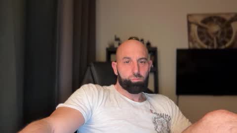 Snapshot of tommyx01 chatting on April 2026 08:31:02 PM Thomas Fit online show from April 2026 08:31:02 PM