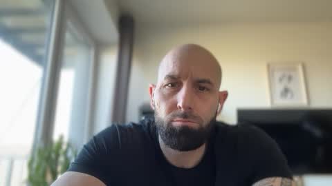 Snapshot of tommyx01 chatting on April 2026 07:03:02 AM Thomas Fit online show from April 2026 07:03:02 AM