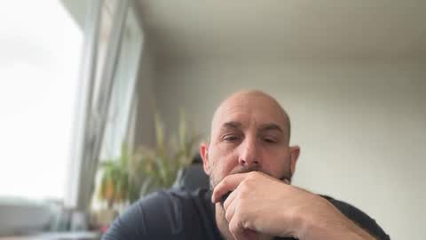 Snapshot of tommyx01 chatting on May 2026 10:45:02 AM Thomas Fit online show from May 2026 10:45:02 AM