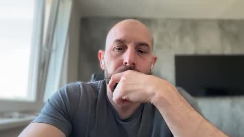 Snapshot of tommyx01 chatting on May 2026 07:04:01 AM Thomas Fit online show from May 2026 07:04:01 AM