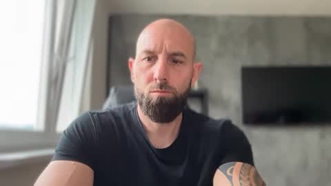 Snapshot of tommyx01 chatting on June 2026 06:26:01 AM Thomas Fit online show from June 2026 06:26:01 AM
