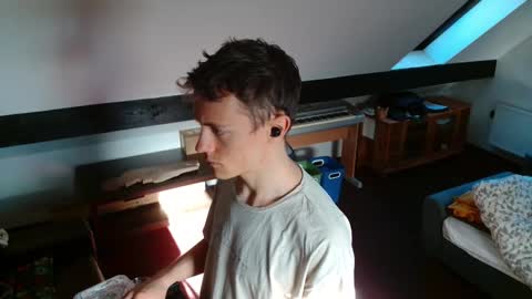 Snapshot of tomtimon11 chatting on November 2025 10:27:01 AM tomtimon11 online show from November 2025 10:27:01 AM