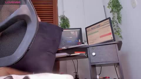 lady blue online show from February 2026 11:00:01 AM