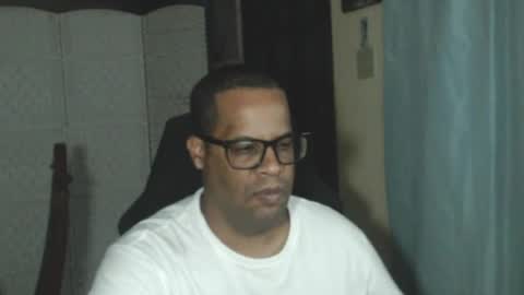 Snapshot of toni2814 chatting on May 2026 02:19:01 AM Antonio online show from May 2026 02:19:01 AM