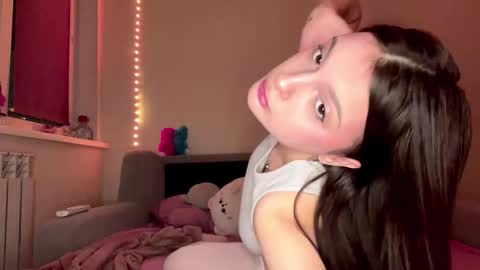 Nana and Sara online show from March 2026 02:54:01 PM