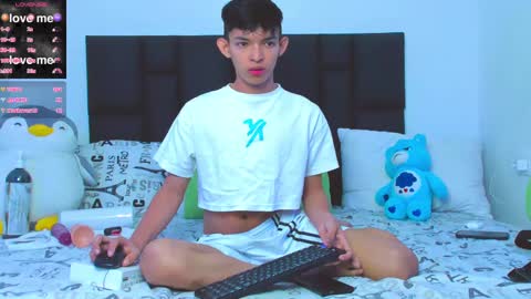 Tonny online show from February 2025 04:35:01 PM