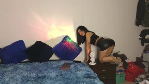 Snapshot of tony_and_sophia chatting on December 2024 02:24:01 AM Sophia Tony online show from December 2024 02:24:01 AM