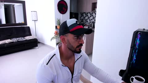 tony muscle1 online show from February 2025 12:17:02 PM