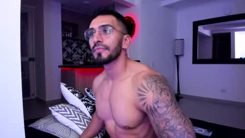 tony muscle1 online show from February 2025 01:41:01 AM