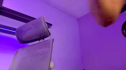 tony muscle1 online show from April 2026 07:07:02 PM