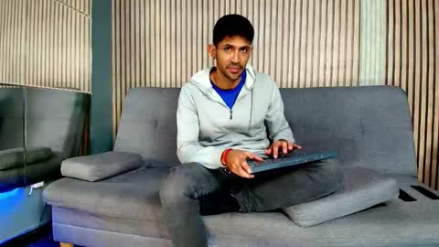 Snapshot of tonycosta_ chatting on October 2025 12:22:01 AM Tony online show from October 2025 12:22:01 AM