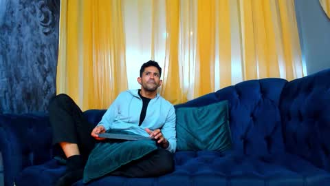 Snapshot of tonycosta_ chatting on October 2025 02:29:01 PM Tony online show from October 2025 02:29:01 PM