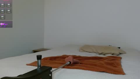 Snapshot of tonycrd chatting on November 2025 01:43:01 PM tonycrd online show from November 2025 01:43:01 PM