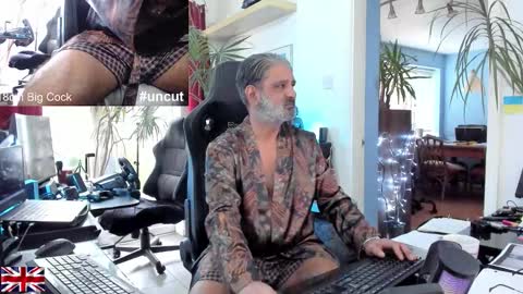 topalphaboss online show from October 2025 04:27:01 PM