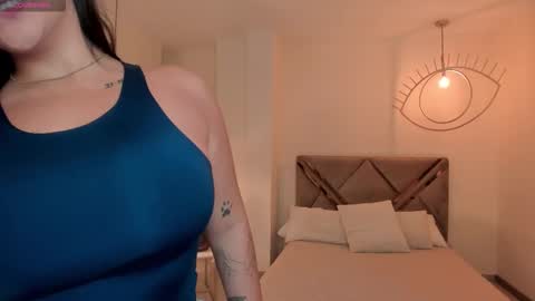 Tori Cross online show from October 2025 12:50:01 PM