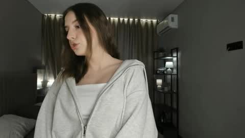 Snapshot of toshacress chatting on February 2026 05:00:02 AM Kate online show from February 2026 05:00:02 AM