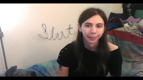 Snapshot of totalfuckingadorable chatting on October 2025 02:10:01 AM Luna online show from October 2025 02:10:01 AM