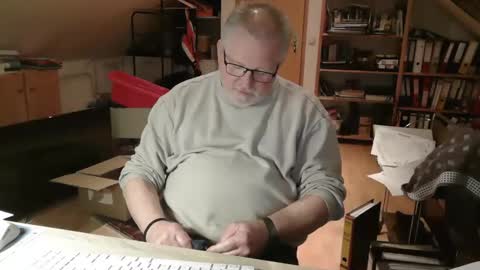 Snapshot of toto758 chatting on December 2025 11:42:02 PM toto758 online show from December 2025 11:42:02 PM