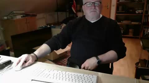 Snapshot of toto758 chatting on January 2026 11:32:02 PM toto758 online show from January 2026 11:32:02 PM