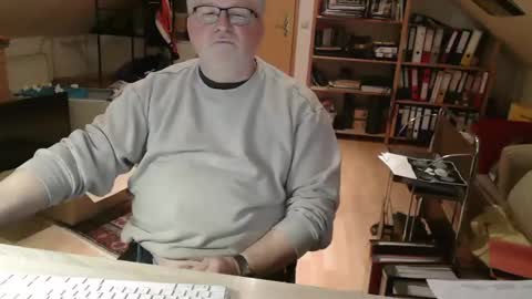 Snapshot of toto758 chatting on February 2026 05:31:01 PM toto758 online show from February 2026 05:31:01 PM