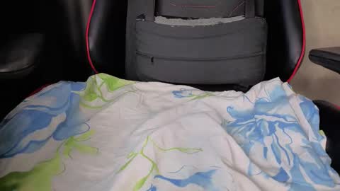 Snapshot of touch_me8 chatting on October 2025 08:13:01 AM Arti online show from October 2025 08:13:01 AM