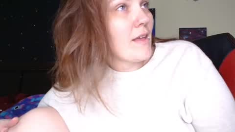 Snapshot of toxiclilly chatting on December 2025 10:20:01 AM Lilly Miss Mistress Goddess Maam Queen Boss online show from December 2025 10:20:01 AM