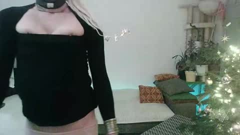 Snapshot of toyboybitchslut chatting on December 2025 03:37:02 AM Patrizia online show from December 2025 03:37:02 AM