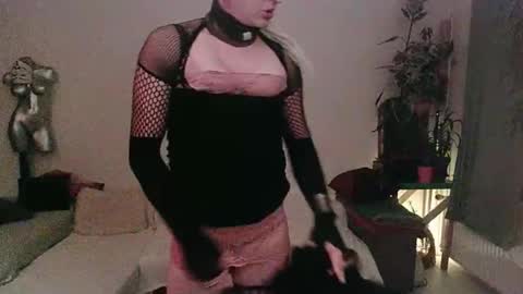 Snapshot of toyboybitchslut chatting on February 2026 02:26:01 AM Patrizia online show from February 2026 02:26:01 AM