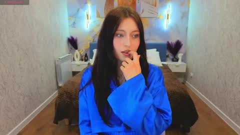 tracey_gill online show from May 2026 09:03:01 AM