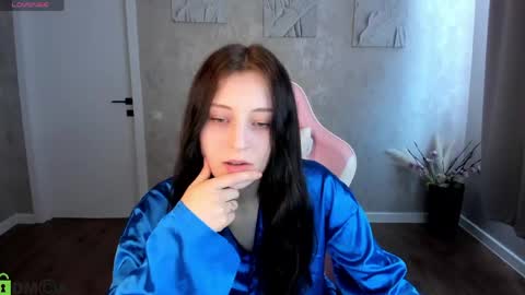 tracey_gill online show from June 2026 01:18:02 AM