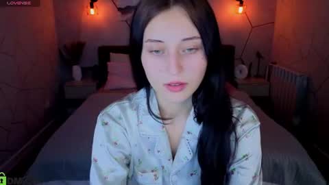 tracey_gill online show from July 2026 09:01:02 AM