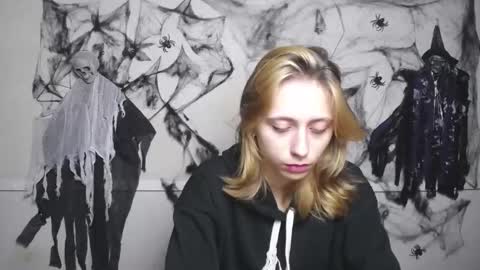 Snapshot of tracyleebb chatting on November 2025 12:02:02 PM TracyLeeBB online show from November 2025 12:02:02 PM