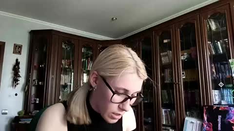 Lesly online show from May 2026 07:37:01 AM