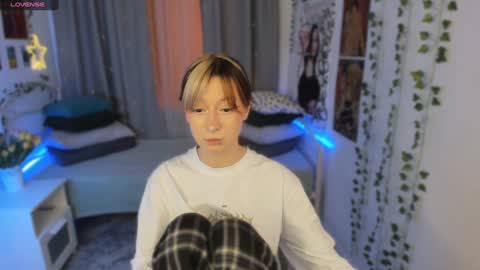 Nyuta Hartmann online show from January 2025 03:47:01 PM