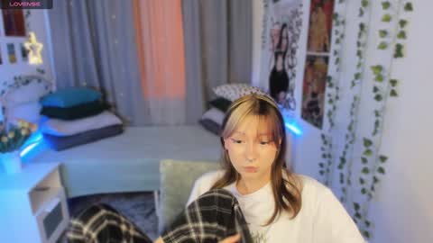 Nyuta Hartmann online show from January 2025 06:49:01 PM