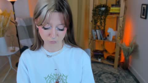Nyuta Hartmann online show from January 2025 06:27:01 PM